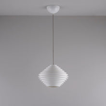 Load image into Gallery viewer, Fin Horizontal Pendant Light in Detail.

