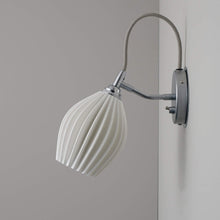 Load image into Gallery viewer, Fin Wall Light in Detail.
