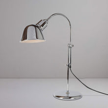 Load image into Gallery viewer, Ginger Table Lamp in Detail.
