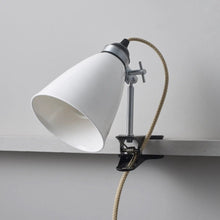 Load image into Gallery viewer, Hector Dome Clip Spot Light in Detail.

