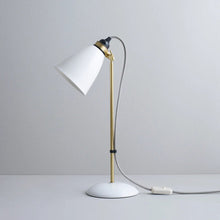Load image into Gallery viewer, Hector Table Lamp in Detail.
