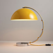 Load image into Gallery viewer, London Table Lamp in Detail.
