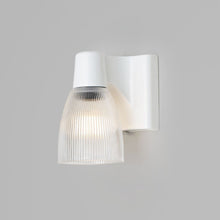 Load image into Gallery viewer, Minster Prismatic Wall Light in Detail.
