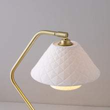 Load image into Gallery viewer, Oxford Desk Lamp in Detail.
