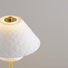 Load image into Gallery viewer, Oxford Table Lamp in Detail.
