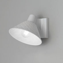 Load image into Gallery viewer, Oxford Wall Light in Detail.
