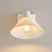 Load image into Gallery viewer, Oxford Wall Light in Detail.
