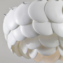 Load image into Gallery viewer, Pembridge Pendant Light in Detail.
