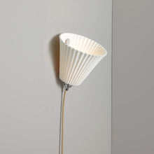 Load image into Gallery viewer, Portable Pleat Wall Light in Detail.

