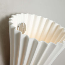 Load image into Gallery viewer, Portable Pleat Wall Light in Detail.
