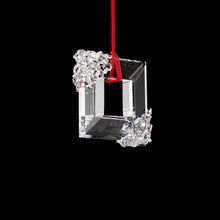 Load image into Gallery viewer, Eva LED Mini Pendant Light in Detail.
