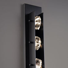 Load image into Gallery viewer, Strata Outdoor LED Wall Light in Detail.
