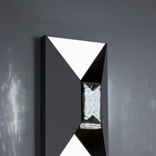 Load image into Gallery viewer, Vida Outdoor LED Wall Light in Detail.

