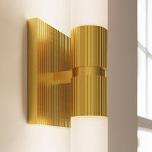 Load image into Gallery viewer, Scepter LED Bath Wall Light in Detail.
