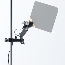 Load image into Gallery viewer, Triedro Floor Lamp in Detail.
