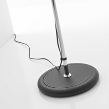 Load image into Gallery viewer, Triedro Floor Lamp in Detail.
