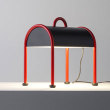 Load image into Gallery viewer, Valigia Table Lamp in Detail.
