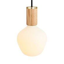 Load image into Gallery viewer, Enno Pendant Light in Oak.
