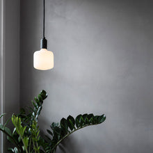 Load image into Gallery viewer, Oblo Pendant Light in Detail.

