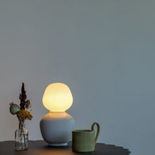 Load image into Gallery viewer, Reflection Enno Table Lamp in Detail.
