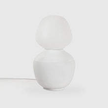 Load image into Gallery viewer, Reflection Enno Table Lamp in Detail.
