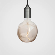Load image into Gallery viewer, Voronoi I Pendant Light in Detail.
