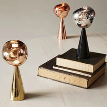 Load image into Gallery viewer, Melt LED Portable Table Lamp in Detail.
