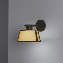 Load image into Gallery viewer, Lilly Wall Light in Detail.
