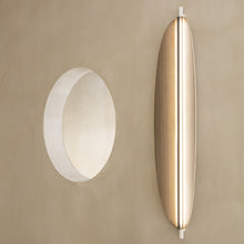 Load image into Gallery viewer, Thula LED Wall Light in Detail.
