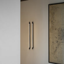 Load image into Gallery viewer, Thula Orientable LED Wall Light in Detail.
