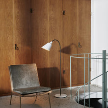 Load image into Gallery viewer, Bellevue AJ7 Floor Lamp in living room.
