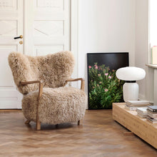 Load image into Gallery viewer, Formaki JH18 Table Lamp  in living room.
