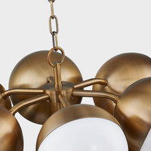 Load image into Gallery viewer, Cupertino Chandelier in Detail.
