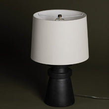 Load image into Gallery viewer, Grover Table Lamp in Detail.
