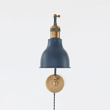 Load image into Gallery viewer, Makin Plug-in Wall Light in Detail.
