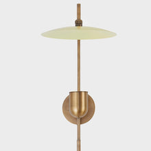 Load image into Gallery viewer, Manti Plug-in Wall Light in Detail.
