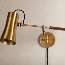 Load image into Gallery viewer, Novel Plug-in Wall Light in Detail.
