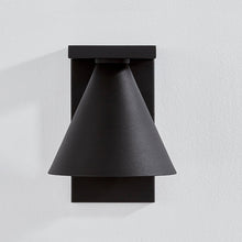 Load image into Gallery viewer, Sean Outdoor Wall Light in Detail.
