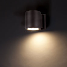 Load image into Gallery viewer, Tuble Vertical Outdoor LED Wall Light in Detail.
