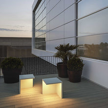 Load image into Gallery viewer, Empty Outdoor LED Floor Lamp in Outside Area.
