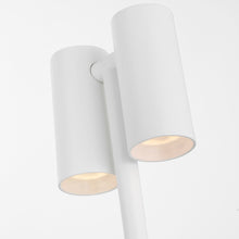 Load image into Gallery viewer, Doppia LED Table Lamp in Detail.
