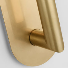 Load image into Gallery viewer, Fielle LED Wall Light in Detail.
