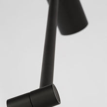 Load image into Gallery viewer, Ponte LED Floor Lamp in Detail.
