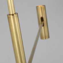 Load image into Gallery viewer, Ponte Linear LED Chandelier in Detail.
