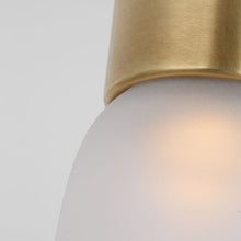 Load image into Gallery viewer, Volver LED Pendant Light in Detail.
