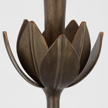 Load image into Gallery viewer, Alberto Floor Lamp in Detail.
