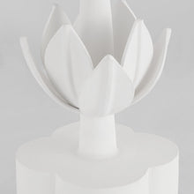 Load image into Gallery viewer, Alberto Table Lamp in Detail.
