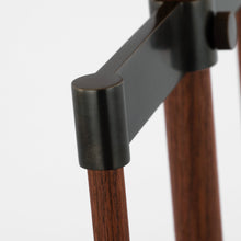 Load image into Gallery viewer, Alda Table Lamp in Detail.
