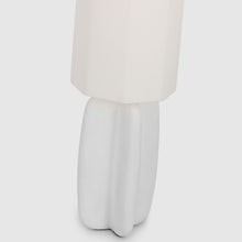 Load image into Gallery viewer, Alessio Table Lamp in Detail.
