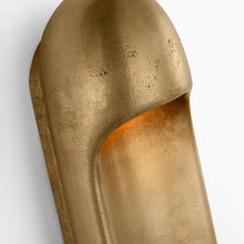 Load image into Gallery viewer, Esculpa Outdoor LED Wall Light in Detail.
